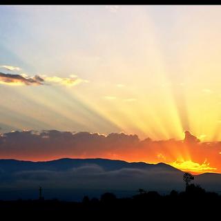 Sunrise_radiant_sky_hope-Flickr