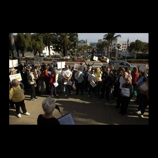 Unitarian Universalists of Ventura rally for shelters for the homeless. Photo courtesy UUs of Ventura.